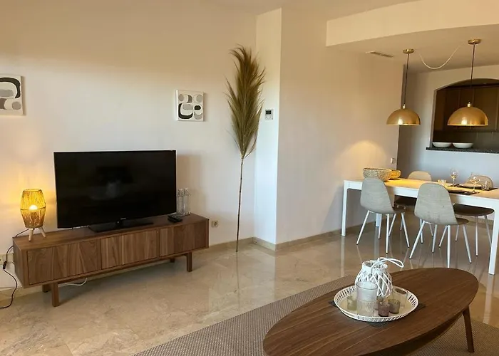 公寓 Luxury Elviria Hills - Stunning Views 马尔韦利亚