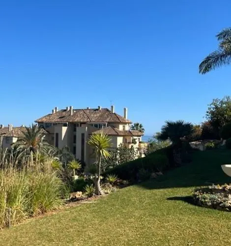 公寓 Luxury Elviria Hills - Stunning Views 马尔韦利亚