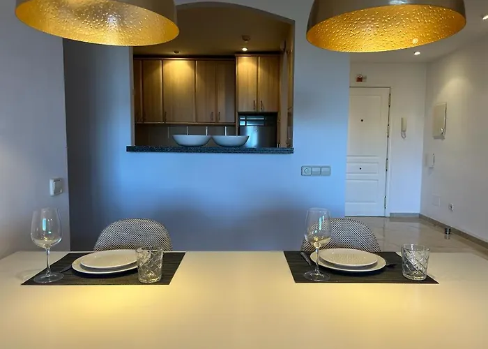 Luxury Elviria Hills - Stunning Views