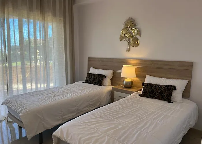 Luxury Elviria Hills - Stunning Views