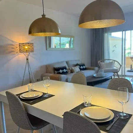 Luxury Elviria Hills - Stunning Views *