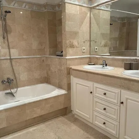 Luxury Elviria Hills - Stunning Views