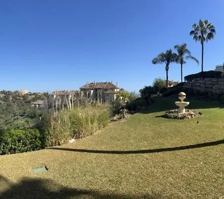 Luxury Elviria Hills - Stunning Views *