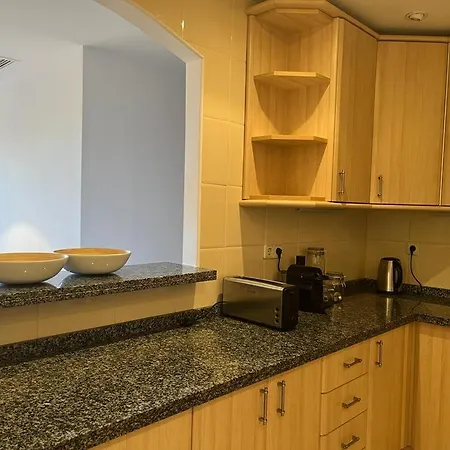 Luxury Elviria Hills - Stunning Views