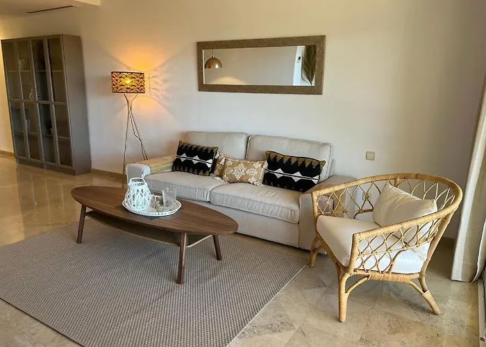 Luxury Elviria Hills - Stunning Views