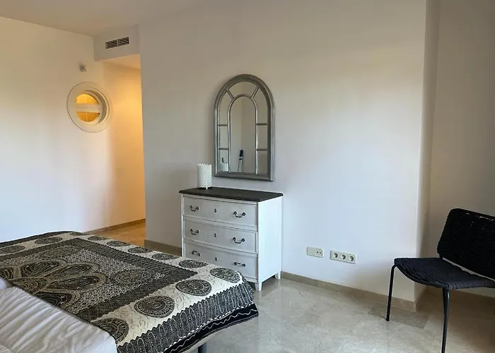 Luxury Elviria Hills - Stunning Views *