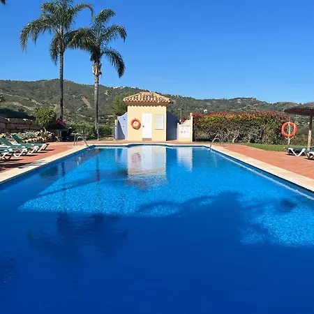 Luxury Elviria Hills - Stunning Views 马尔韦利亚