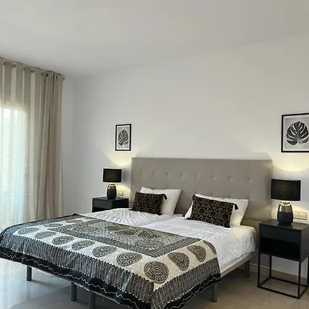公寓 Luxury Elviria Hills - Stunning Views 马尔韦利亚